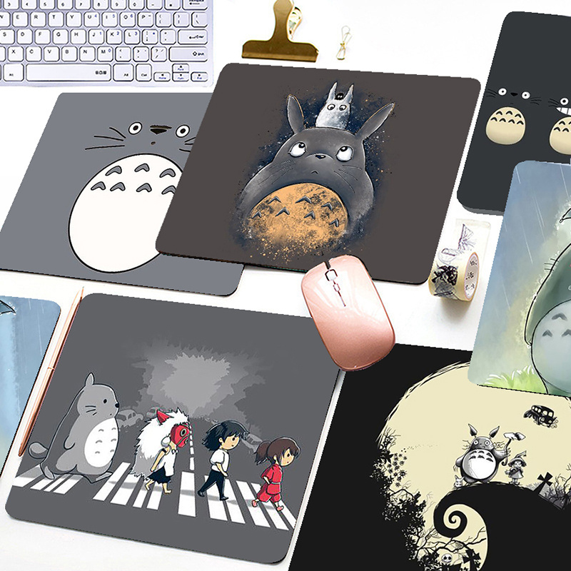 Tấm Lót Chuột Và Bàn Phím Chống Trượt In Hình Totoro Dễ Thương