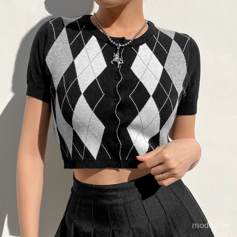 Áo Croptop Dệt Kim Hoạ Tiết In Phối Nút Cho Nữ