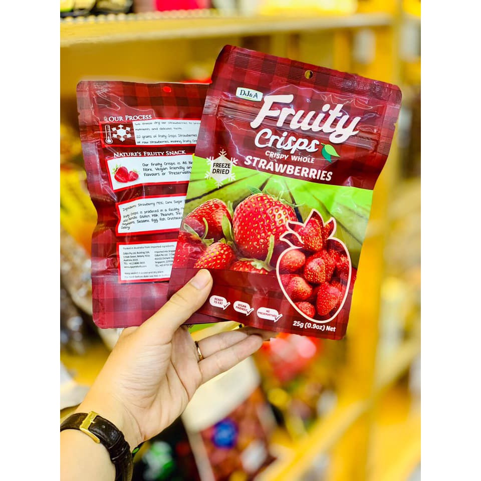 Combo 2 Túi Dâu Tây Sấy Giòn Nguyên Quả hấp dẫn Nhập khẩu Úc  DJ&amp;A 25g - Combo 2 packs Freeze Dried Strawberries DJ&amp;A