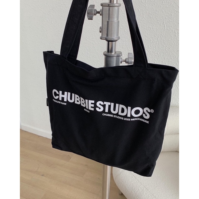 CHUBBIE túi Tote chất liệu canvas dày dặn, có khoá - CHUBBIE TOTEBAG 2022