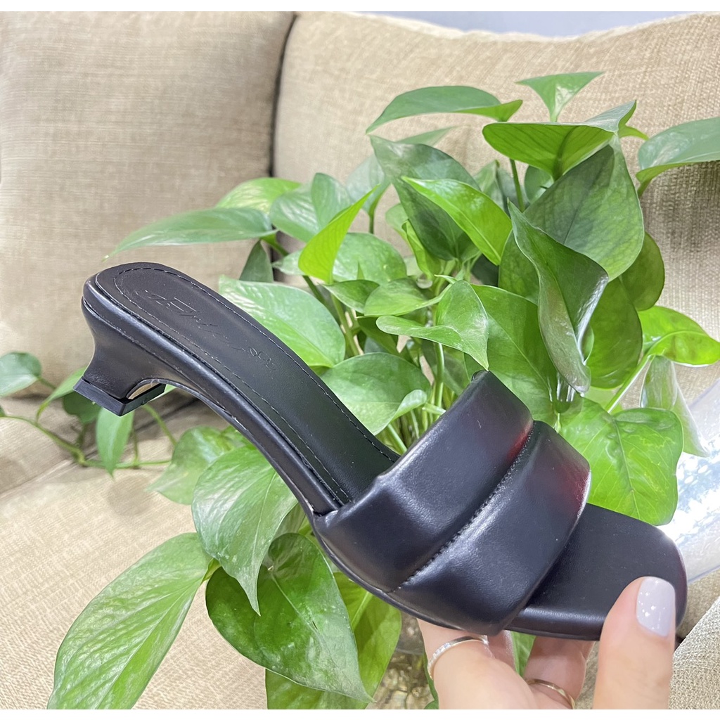 Guốc da mịn quai phồng kẻ giữa gót trụ nhú - 3P