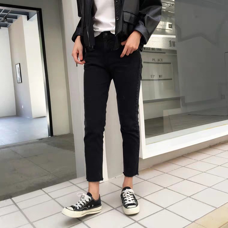 quần jeans đen rách tua rua