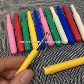 Cây tháo chỉ nhựa - giao màu ngẫu nhiên