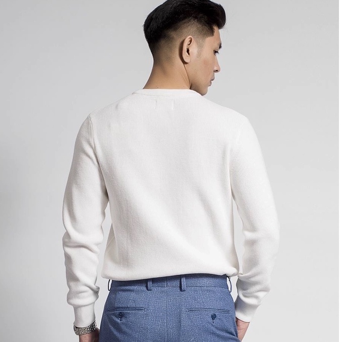 Áo len nam Aristino cổ tròn dáng slim fit bo gấu cổ tay mặt trước dệt hiện đại len acrylic nhẹ ấm đàn hồi AWO009W8