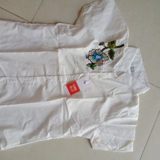 Sơ mi cộc tay thêu hoa UNI