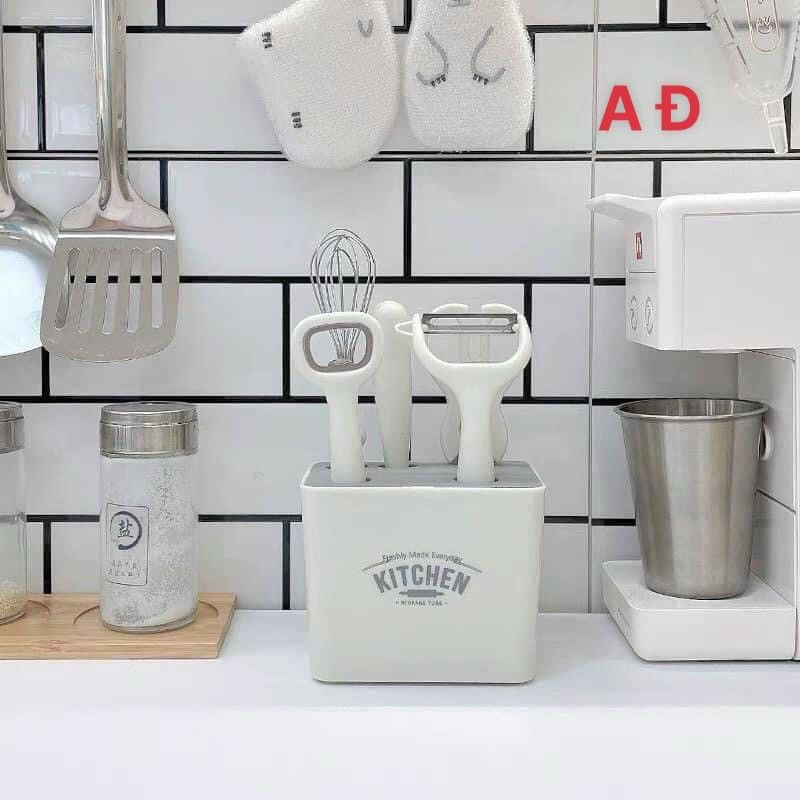 Sét 6 món nhà bếp, dao gọt hoa quả, nạo vỏ, kéo, que đánh bọt xịn sò