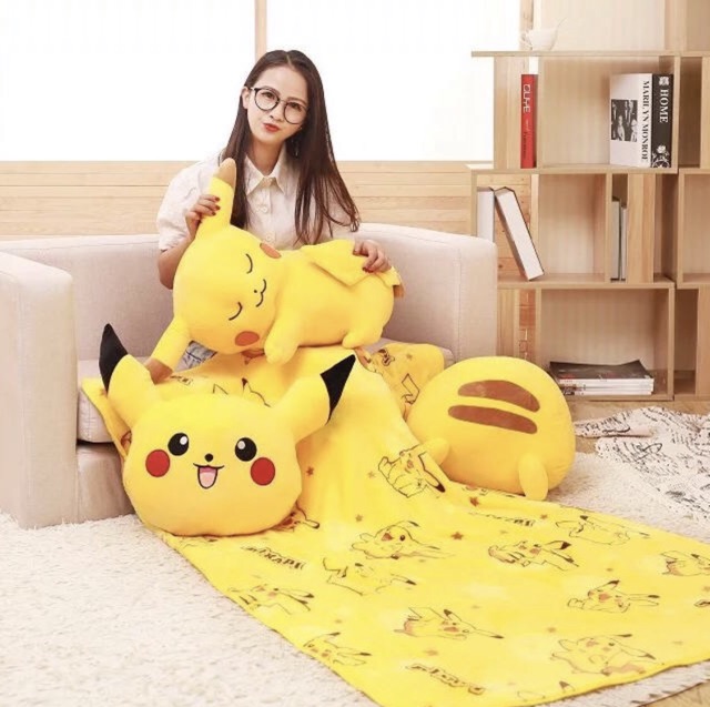 Set gấu bông Pikachu kèm mền 1-1m7