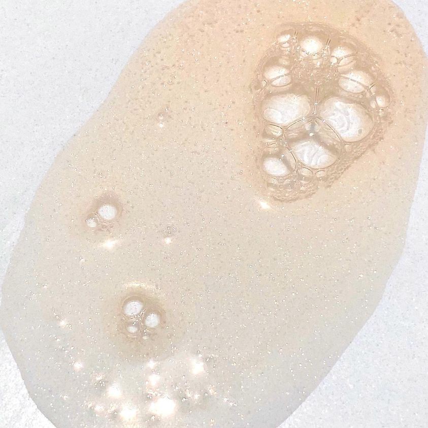 Sữa tắm trắng da dạng gel Freshity Mulberry All Glow Brightening Shower Gel 300ml | BigBuy360 - bigbuy360.vn