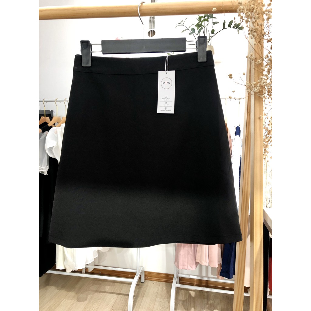 [GIẢM GIÁ SOCK] CHÂN VÁY ĐEN CHữ A BASIC | BigBuy360 - bigbuy360.vn