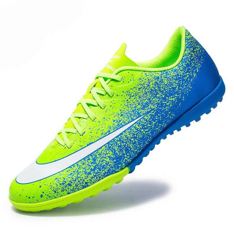 giày phủi cao cấp, siêu mềm, thật chân, hỗ trợ tối đa cho những tình huống xử lý kĩ thuật và sút bón