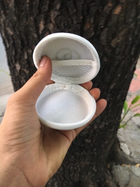 Hộp đựng tai nghe thanh lý