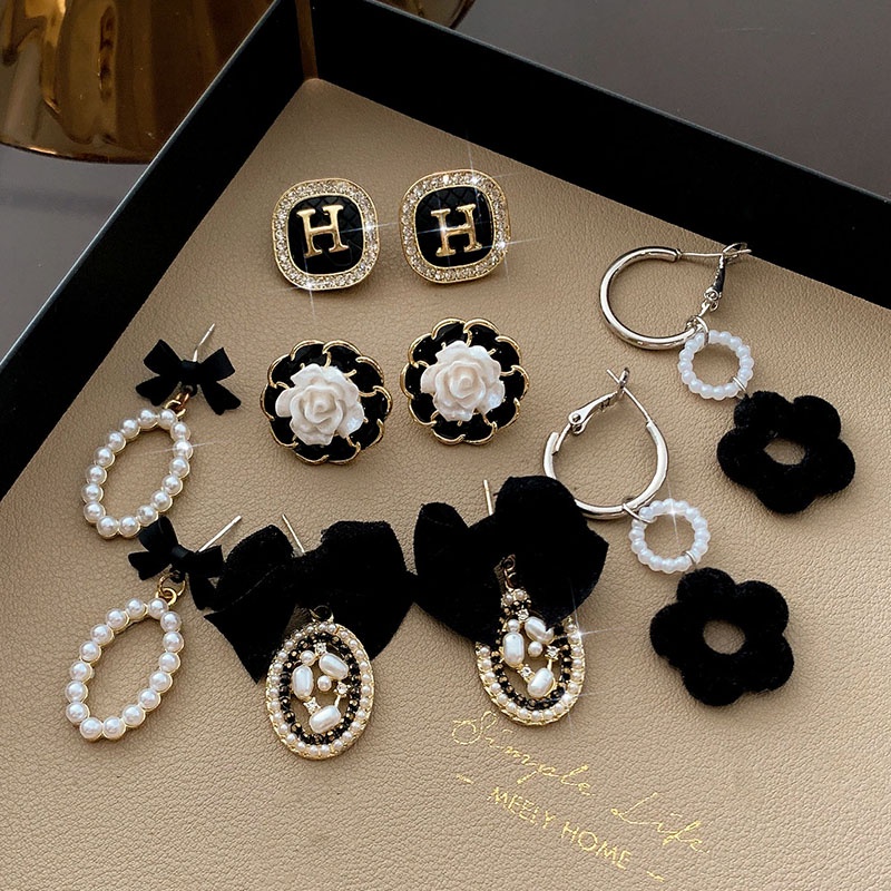 Đôi Bông Tai Hình Chiếc Nơ Màu Đen Thời Trang Hàn Quốc 2023