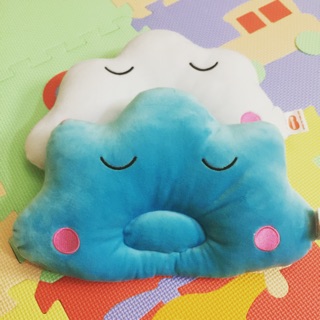 Gối đầu Huggies hình đám mây định hình cho bé