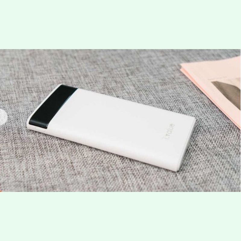 Sạc pin dự phòng 20000 mAh chính hãng ivalue 2 đầu ra 2 đầu vào. Nạp lại đơn giản bằng sạc điện thoại iphone, samsung.