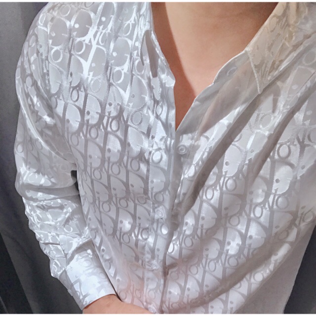 Sơ mi luạ dệt chữ nổi đì ô