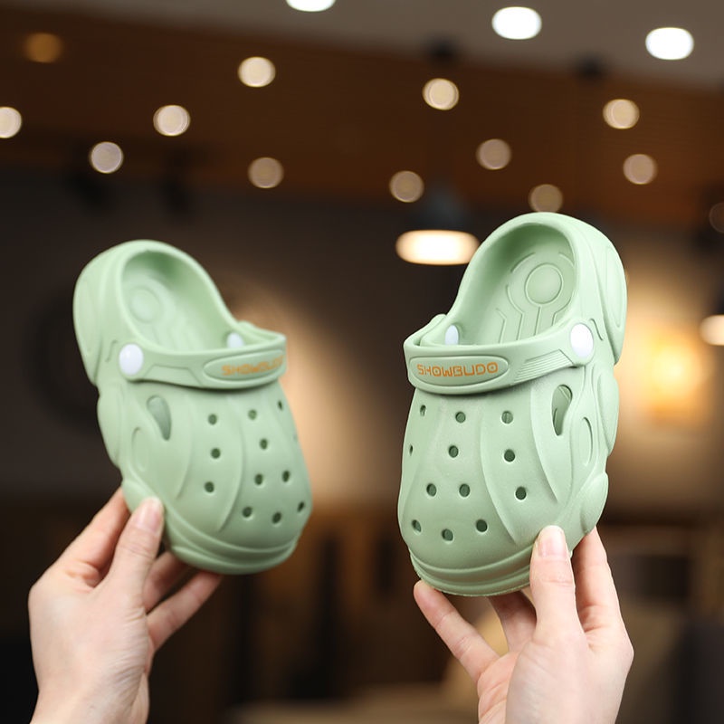 Xăng Đan Đế Bệt Mũi Tròn Đục Lỗ Thiết Kế Dễ Thương Cho Bé