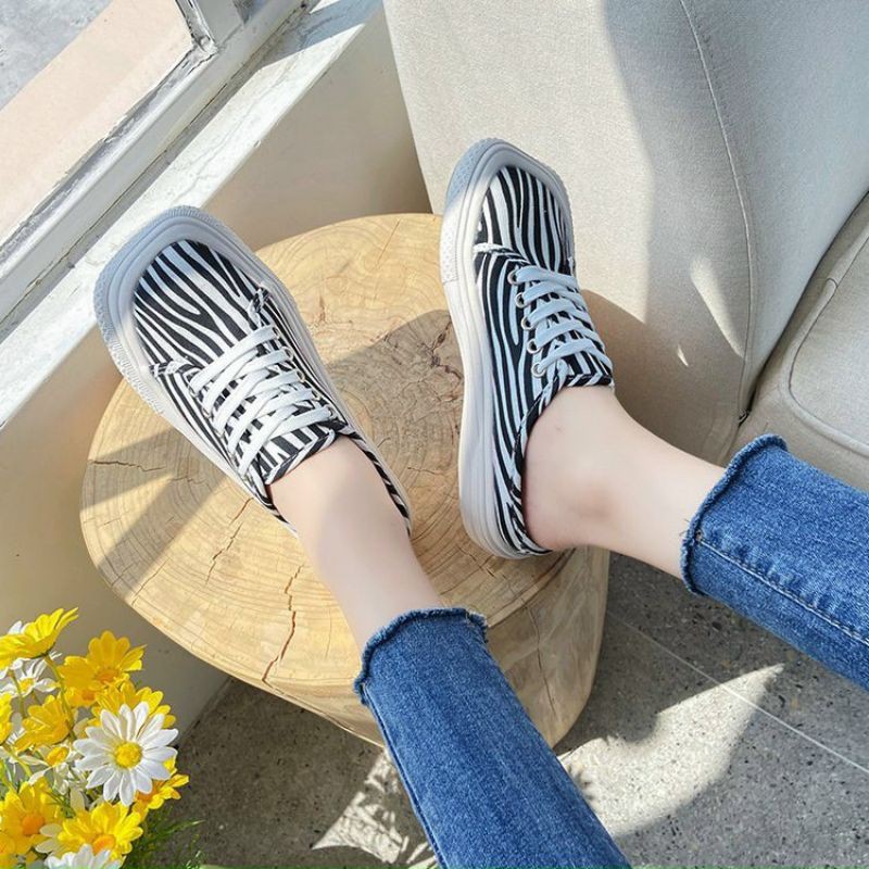 Giày nữ sneaker trẻ trung nữ tính mẫu mới mũi vuông hottrend