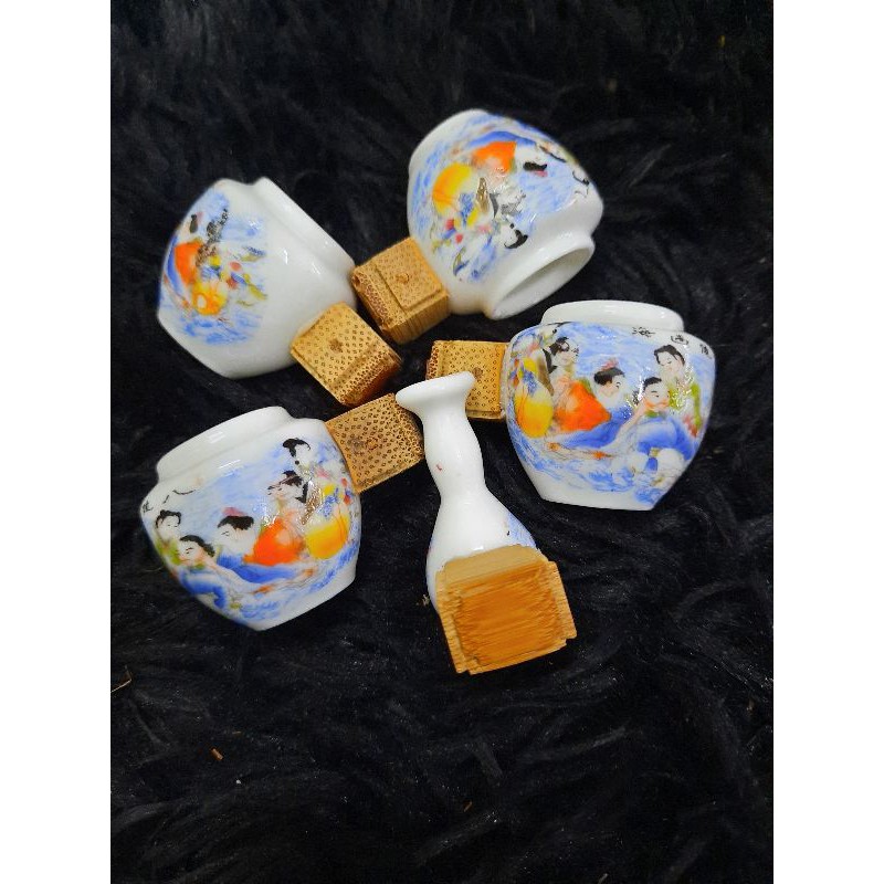 CÓNG SỨ KHUYÊN HÀNG ĐẸP