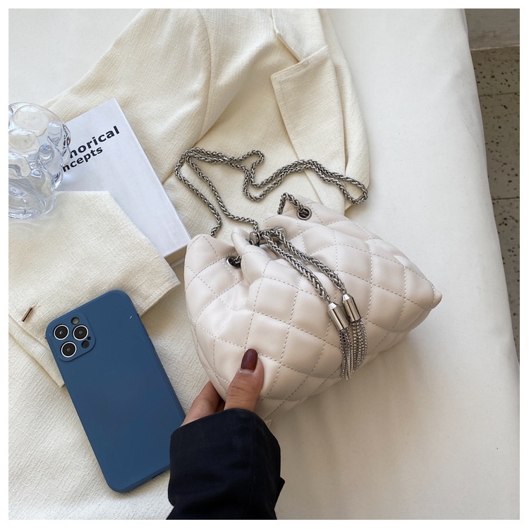 Túi Đeo Chéo Hình Thoi Phối Dây Xích Thời Trang