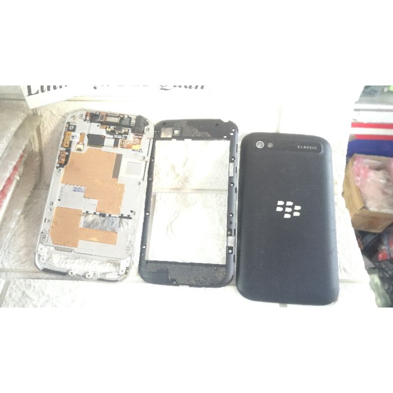 bộ vỏ full xương+màn hình+ loa chuông+ lưng blackberry classcic sqc100, bb q20