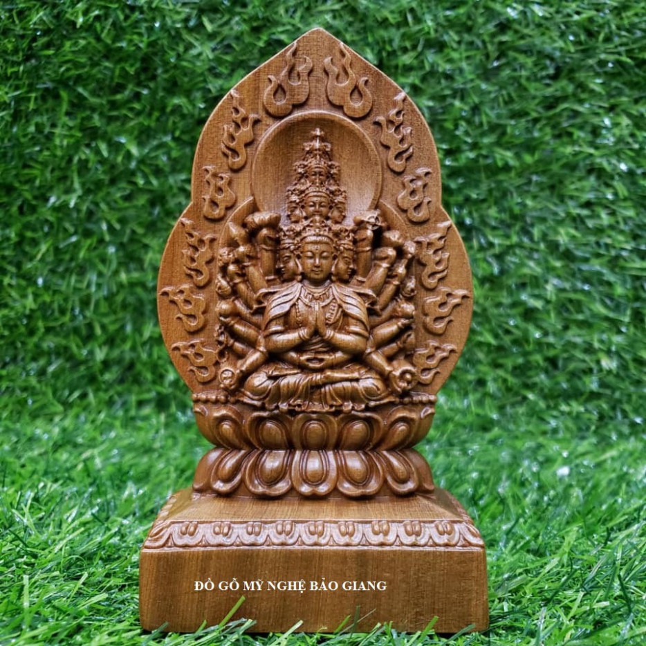 Tượng đức Thiên Thủ Thiên Nhãn bằng gỗ