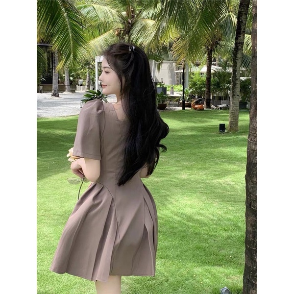 ✨💕Đầm dáng coè tay phồng màu nâu tây dang quá ạ
