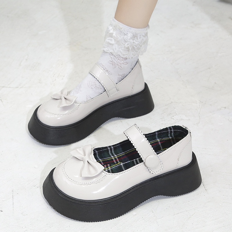 Giày nhựa mũi tròn cột dây màu trắng phong cách Retro cho nữ