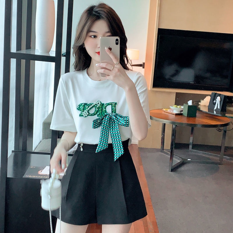 Áo thun nữ ngắn tay cổ tròn in chữ đính đá phong cách phương tây