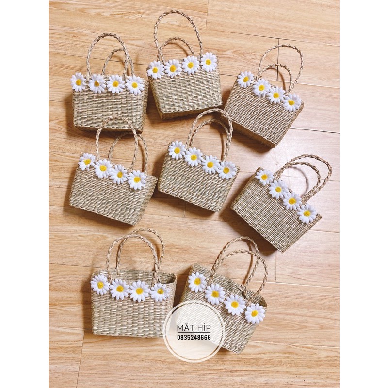 (Sale Tri Ân)-Túi Cói/ Túi Lục Bình đính hoa  dùng để đi biển, đựng đồ, cắm hoa khô, decor cửa hàng quần áo...
