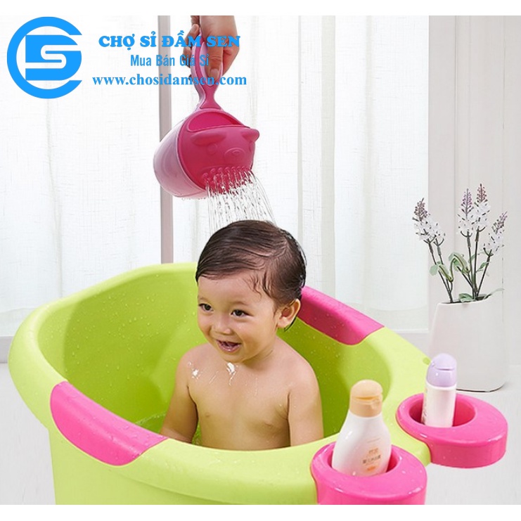 Ca nước vòi sen, Ca múc nước tắm bé có nắp gầu vòi sen  B03-CNVS Giao màu ngẫu nhiên