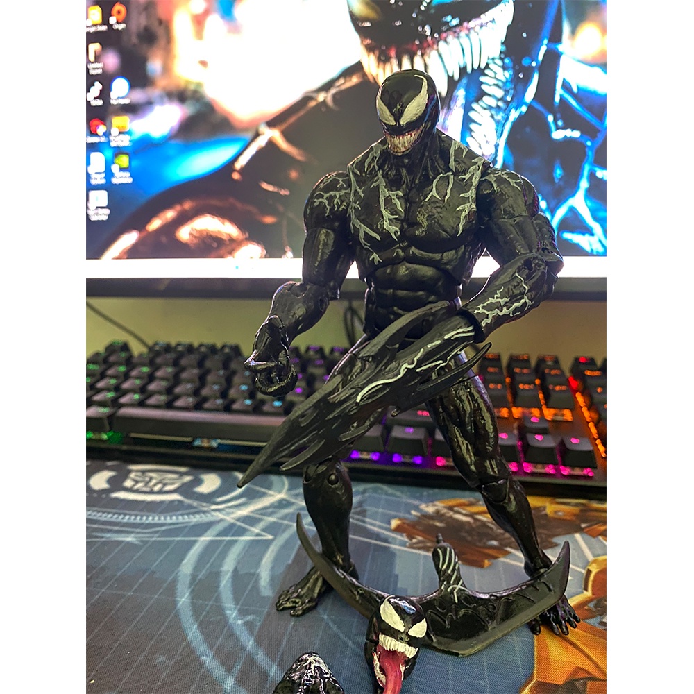Mô hình Marvel Legends Venom cử động khớp giá rẻ tặng kèm bộ phụ kiện