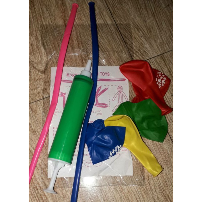 Sét một cái ống bơm mini và 7 cái bong bóng bằng nhựa
