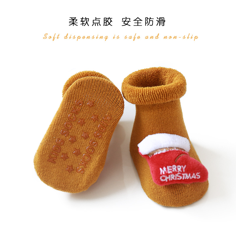 Vớ cotton giữ ấm chống trượt họa tiết ông già noel dễ thương dành cho bé 0-3 tuổi