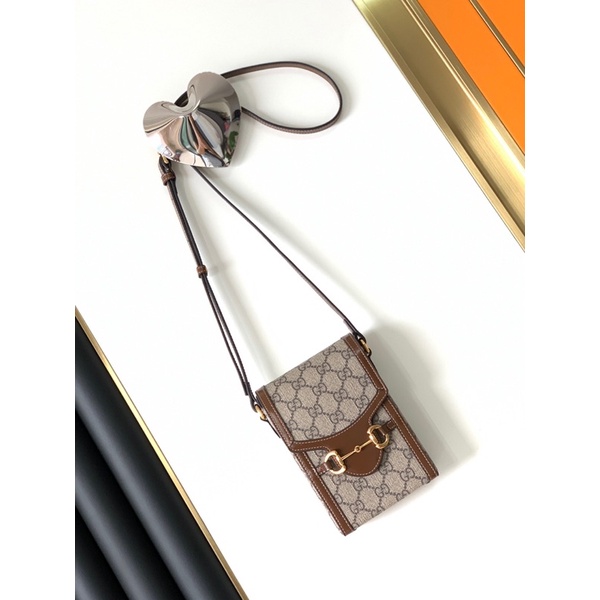 Túi đeo chéo đựng điện thoại thương hiệu Gucci GC chất liệu da thật cao cấp hàng vip 1-1