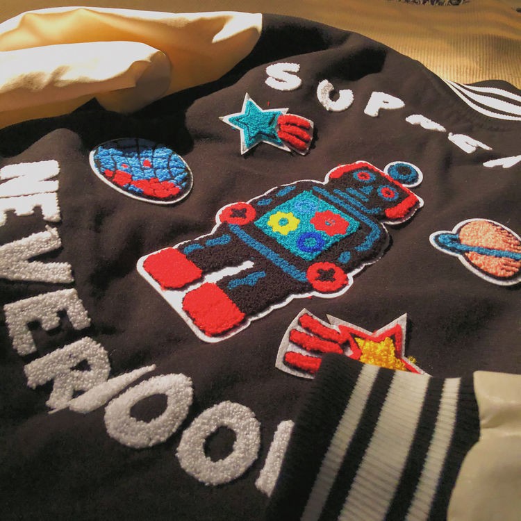 Áo khoác Bomber phong cách retro thời trang cho cả nam và nữ 2021