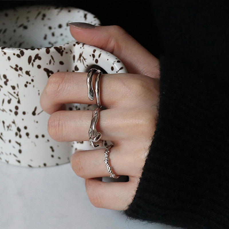Nhẫn nữ hai lớp hình đặc biệt bằng bạc s925, đá quý mỏng và thô, mã não, xếp chồng đen sẫm và lạnh, nhẫn nữ tính khí lạnh