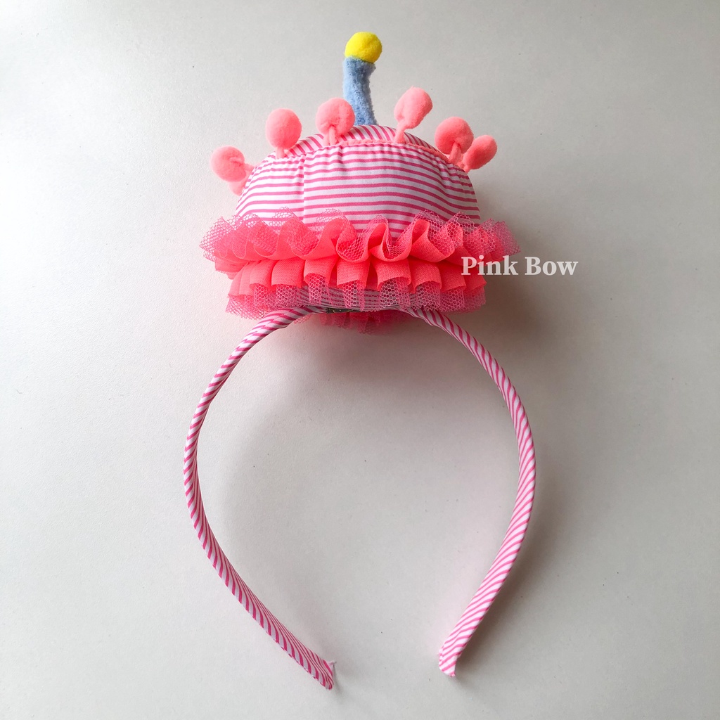 Cài tóc bằng vải hình bánh kem 1 cây nến kiểu CARO/CHẤM BI/SỌC