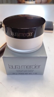 Phấn phủ Laura mercier