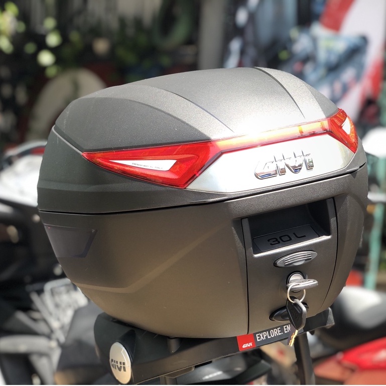 Thùng Sau Givi C30N - Thùng Givi Chính Hãng 30L Gắn Sau Xe Máy - Bạn Phượt