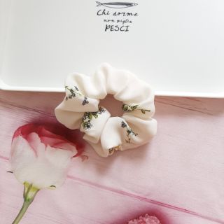 Cột tóc Scrunchie