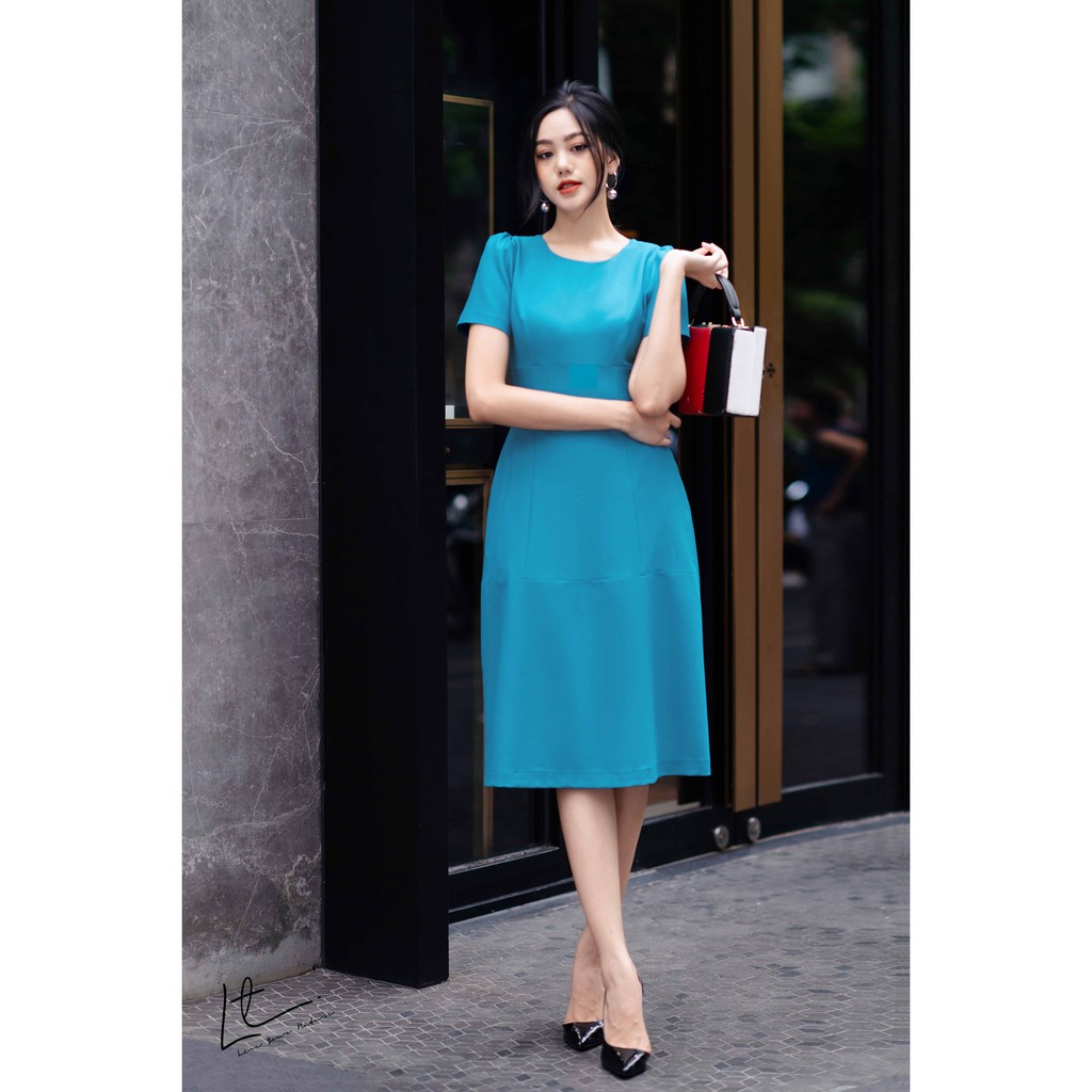 VÁY XÒE VAI BỒNG CUTOUT TỐI GIẢN | BigBuy360 - bigbuy360.vn