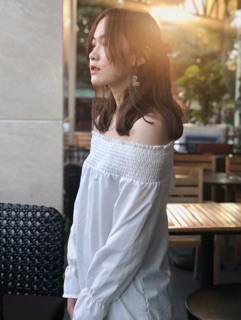 Áo trễ vai chun nơ lưng dài tay