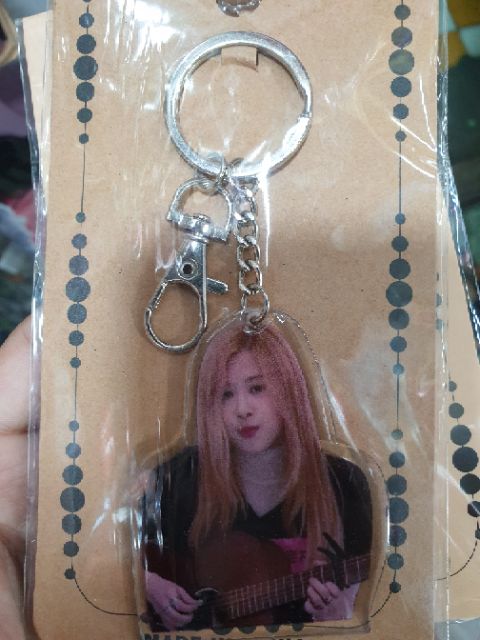 Móc khóa nhựa trong mica Blackpink LISA/ ROSE/ JENNIE/ JISOO 25k