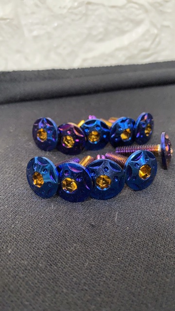 Ốc dàn áo xe máy 6mm 2cm