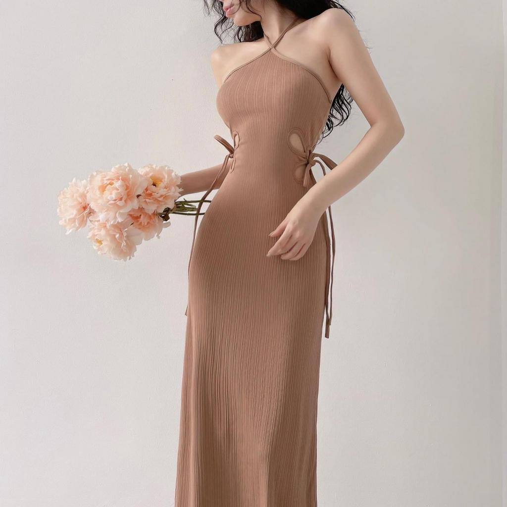 Đầm maxi thun đen cổ yếm đi biển
