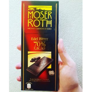Socola đen cao cấp Moser Roth xách tay Đức 70% cocoa 125gr.  Hạn sử dụng tháng 2 năm 2021