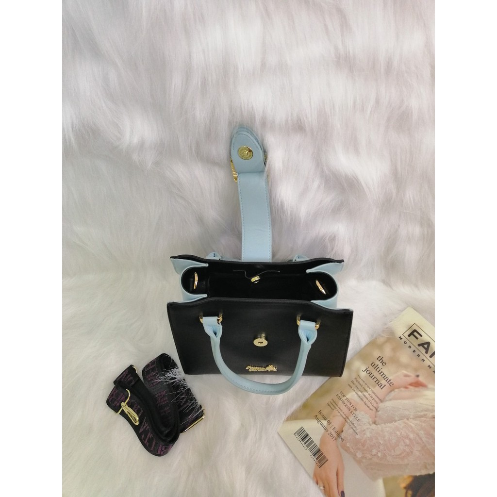 Túi cầm tay vuông màu xanh biển phối đen PU. #RebeccaBonbon chó Bull Nhật Bản