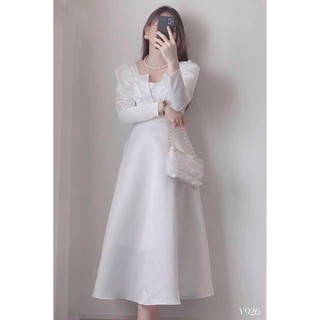 Váy Trắng Xẻ Ngực Tay Lỡ Đính Ngọc