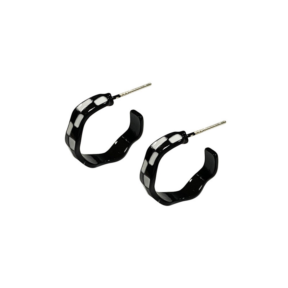 Khuyên Tai Dáng Chữ c Họa Tiết Bàn Cờ Trắng Đen Phong Cách retro Thời Trang Cho Nữ