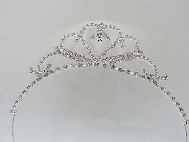 Vương miện công chúa trái tim đá lấp lánh